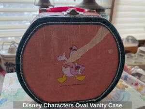 Disney-Characters-Oval-Vanity-Case-second-image
