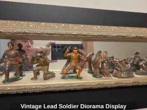 Vintage-Lead-Soldier-Diorama-Display-third-image