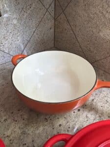 Le-Creuset-Signature-Round-Saut-Pan-.-qt-Flame-Orange-third-image