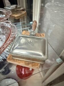 Antique-Silver-Plated-Silent-Butler-with-Wooden-Handle-and-Crest