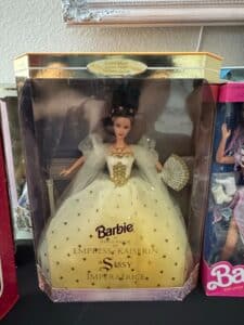 Barbie-as-Dans-Le-Role-De-Empress-Kaiserin-Sissy-Imperatrice-Limited-Edition-Doll