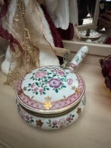 Herend-Porcelain-Trinket-Box-with-Floral-Motif