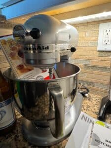 KitchenAid-Artisan-Series-Stand-Mixer