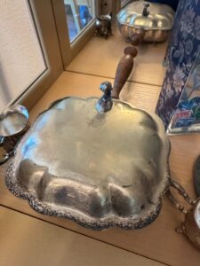 Vintage-Silver-Plated-Footed-Serving-Dish-with-Wood-Handle-and-Lid