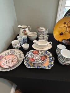 Assorted-Japanese-and-Chinese-Porcelain-Dinnerware-and-Serveware-fourth-image