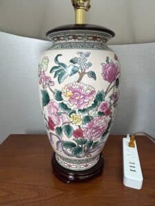 Chinese-Export-Porcelain-Ginger-Jar-Table-Lamp-with-Floral-Motif-second-image
