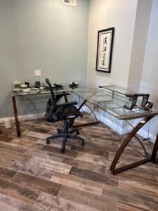 L-Shaped-Glass-Top-Desk-with-Metal-Frame