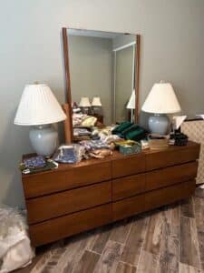 Mid-Century-Modern-American-of-Martinsville-Walnut-Drawer-Dresser-with-Mirror