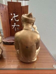 Vintage-Austin-Productions-Scholars-Figurine-Set-with-Wooden-Display-fourth-image