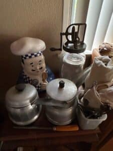Ceramic-Fat-Chef-Cookie-Jar-second-image