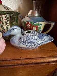 Collection-of-Novelty-Animal-and-Themed-Teapots-fifth-image
