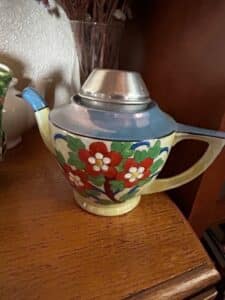 Collection-of-Novelty-Animal-and-Themed-Teapots-sixth-image