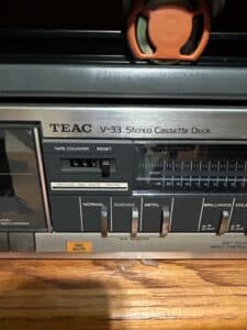 TEAC-V-Stereo-Cassette-Deck-third-image