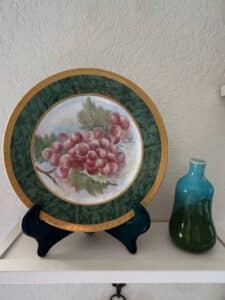 American-Atelier-Lattice-Fruit-Decorative-Plates-with-Grapes-Motif-fourth-image