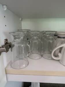 Assorted-Glassware-and-Ceramic-Mugs-fourth-image