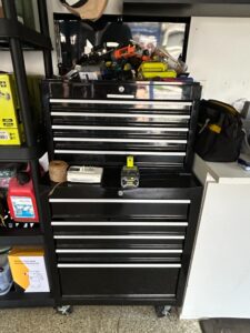 Black-Rolling-Tool-Chest-with-Drawers-1
