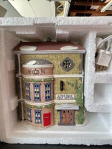 Department-Heritage-Village-Collection-Dickens-Village-Series-Kings-Road-Post-Office-third-image