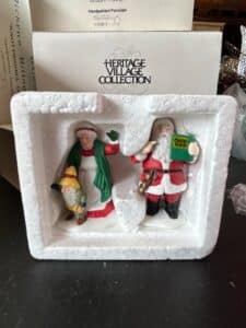 Department-Heritage-Village-Collection-Santa-Mrs.-Claus-Set-third-image
