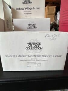 Heritage-Village-Collection-Chelsea-Market-Mistletoe-Monger-Cart