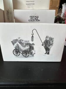 Heritage-Village-Collection-Chelsea-Market-Mistletoe-Monger-Cart-second-image