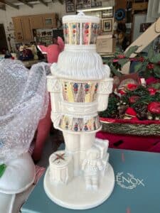 Lenox-Trumpeting-Nutcracker-Figurine-second-image