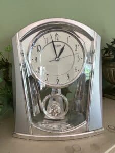 Rhythm-RPWT-Silver-Swing-Table-Clock