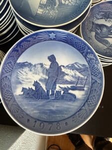 Royal-Copenhagen-and-Bing-Grndahl-Collectible-Plates-second-image
