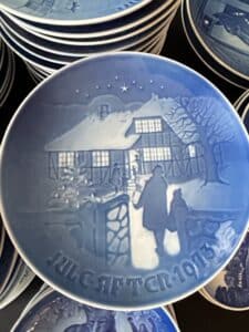 Royal-Copenhagen-and-Bing-Grndahl-Collectible-Plates-third-image