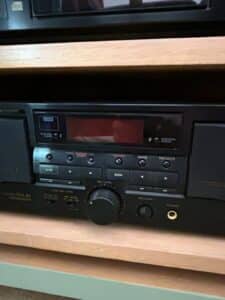 TEAC-W-R-Double-Cassette-Deck-third-image