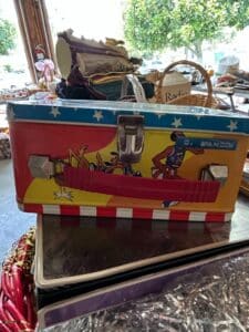 The-Harlem-Globetrotters-Thermos-Lunchbox-by-King-Seeley-third-image