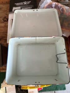 Vintage-Hot-Wheels-Metal-Lunchbox-with-Thermos-fourth-image