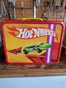 Vintage-Hot-Wheels-Metal-Lunchbox-with-Thermos-second-image