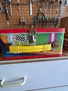 Vintage-Hot-Wheels-Metal-Lunchbox-with-Thermos-third-image