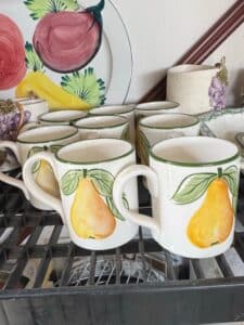 American-Atelier-San-Marco-Pear-Pattern-Ceramic-Mugs