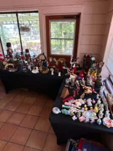 Assorted-Estate-Holiday-Decor-Plush-Toys-and-Figurines-Collection