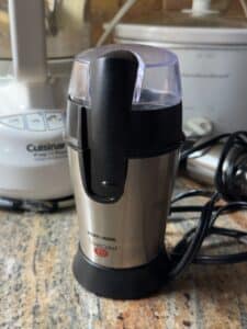 Black-Decker-SmartGrind-Electric-Coffee-and-Spice-Grinder