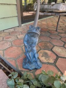 Cast-Stone-Frog-Garden-Statue-with-Umbrella-second-image