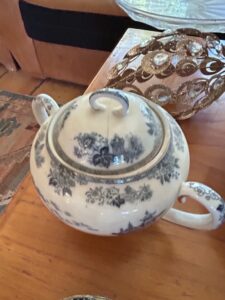 Doulton-Burslem-Madras-Flow-Blue-Sauce-Tureen-with-Underplate-fourth-image