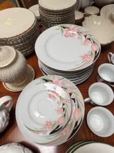 Gibson-Everyday-Floral-Dinnerware-Set-second-image