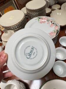 Gibson-Everyday-Floral-Dinnerware-Set-third-image