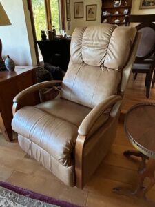 La-Z-Boy-Harbor-Town-Leather-Recliner