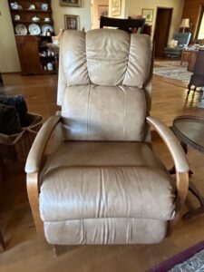 La-Z-Boy-Harbor-Town-Leather-Recliner-second-image