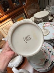 Lenox-Kismet-Embossed-Lidded-Sugar-Bowl-second-image