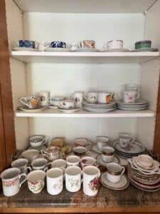 Mixed-Collection-of-Vintage-Teacups-Mugs-and-Saucers-second-image