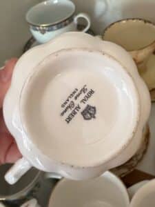 Royal-Albert-Antoinette-Gold-Floral-Teacup-and-Saucer-second-image
