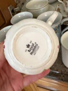 Royal-Nobilta-Fine-Bone-China-Teacup-and-Saucer-second-image