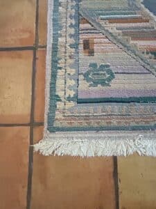 Southwestern-Style-Geometric-Diamond-Area-Rug-third-image