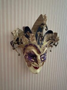 Venetian-Jester-Musical-Sheet-Music-Wall-Mask-with-Bells-second-image