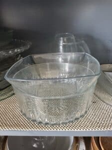 Vintage-Arcoroc-France-Diamant-Starburst-Glass-Batter-Bowl-with-Pour-Spout