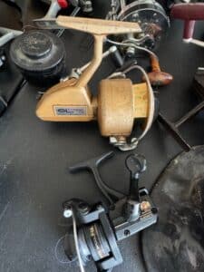 Vintage-Assorted-Spinning-and-Conventional-Fishing-Reel-Collection-fourth-image